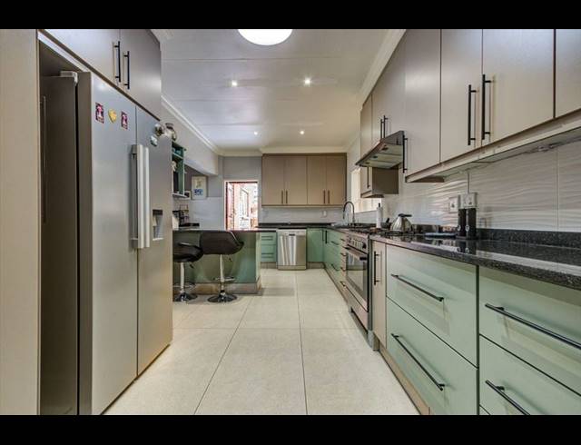 4 BEDROOM HOUSE FOR SALE IN EDLEEN